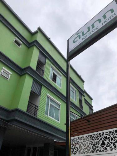 tonkok hotel
