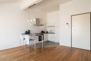 easyhomes brera luxury suites