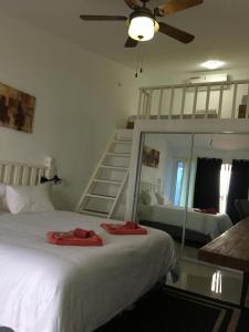 The Beachhouse,Cebu>>Alcoy,3.5 star