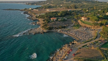 genari beach apartments