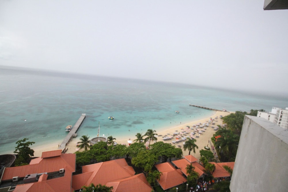 hipstrip beach studio