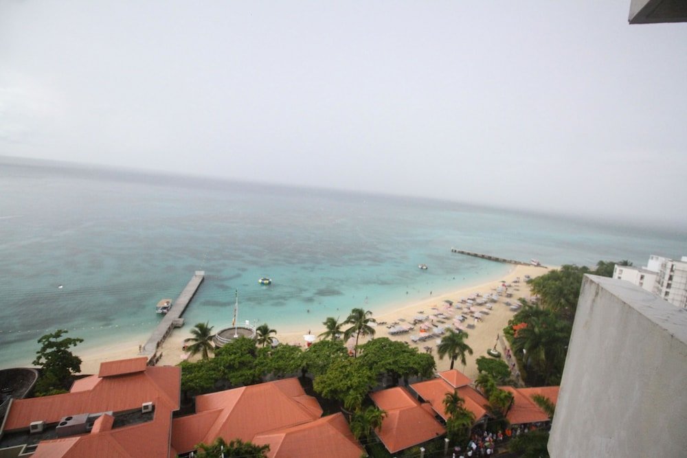 hipstrip beach studio