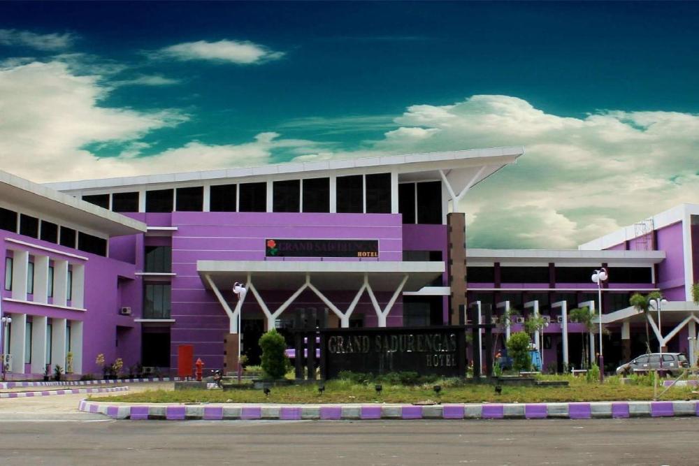 kyriad hotel sadurengas paser