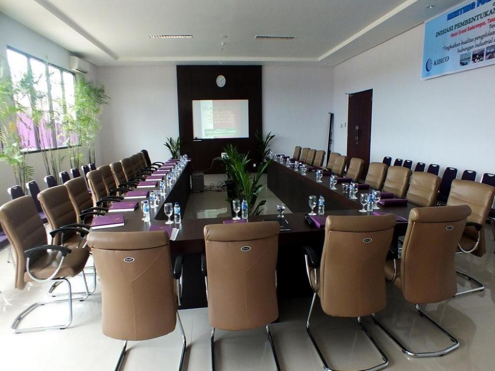 kyriad hotel sadurengas paser