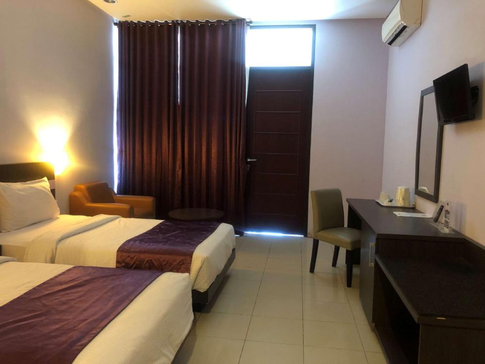 kyriad hotel sadurengas paser