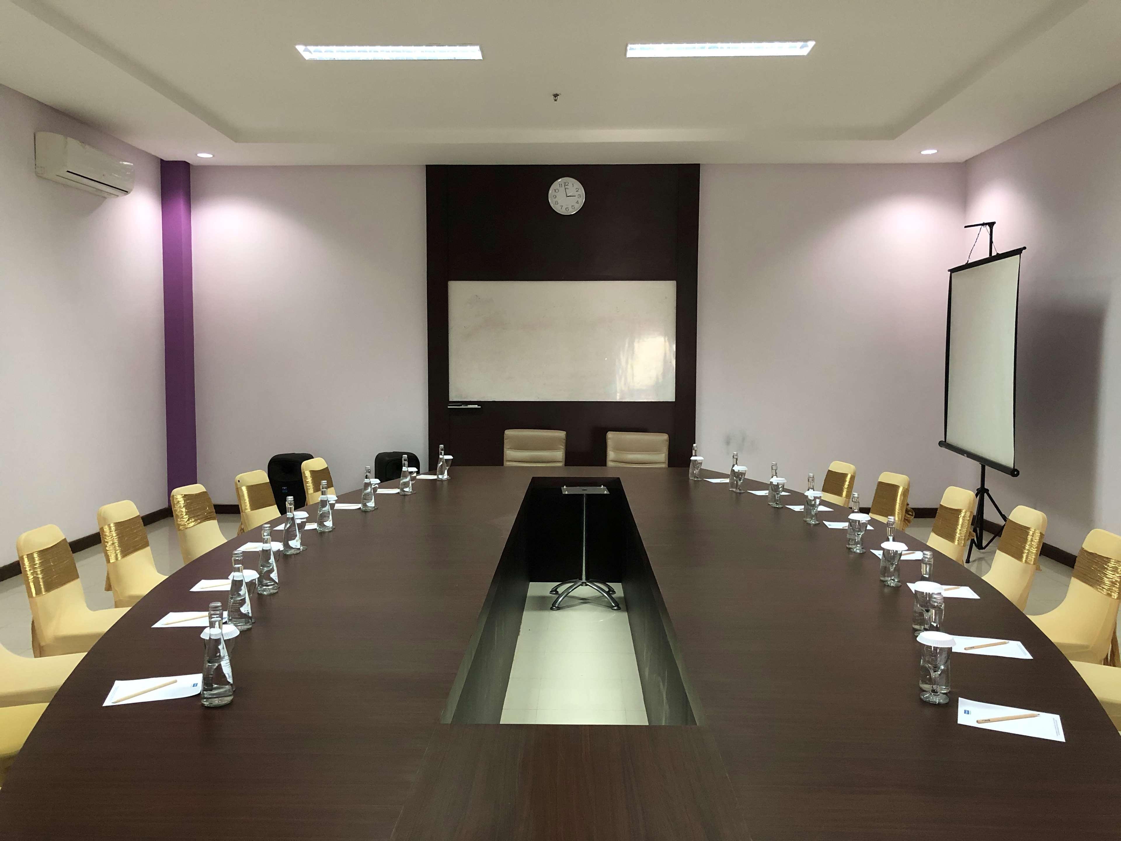 kyriad hotel sadurengas paser