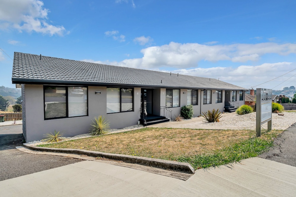 youngtown executive apartments