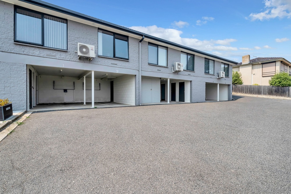 youngtown executive apartments