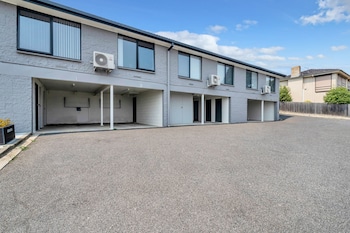 youngtown executive apartments