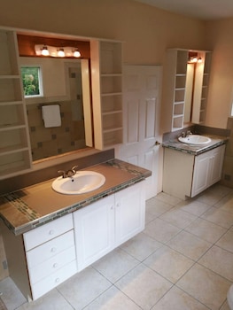 Chancery Hall Hideaway Guest Apt,Kingston>>Jamaica,0 star