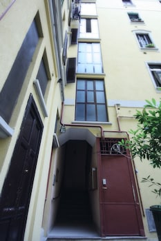 notami colorful apartment porta romana