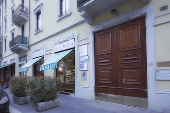 notami colorful apartment porta romana