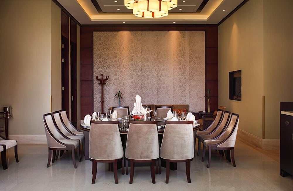 sanya seacube holiday hotel
