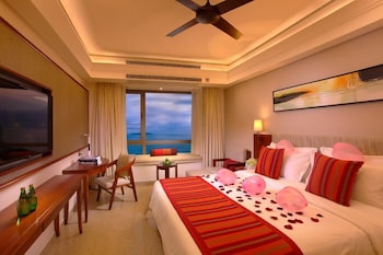 sanya seacube holiday hotel