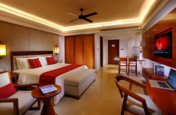 sanya seacube holiday hotel