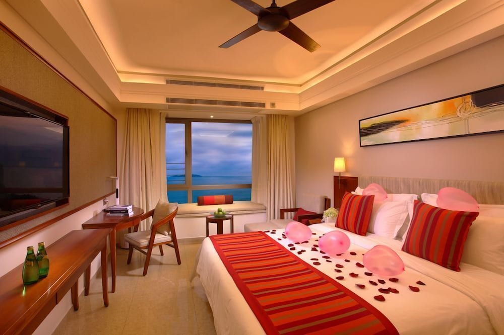 sanya seacube holiday hotel