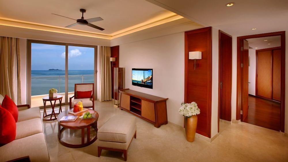 sanya seacube holiday hotel