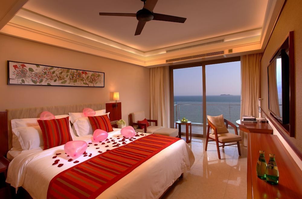 sanya seacube holiday hotel