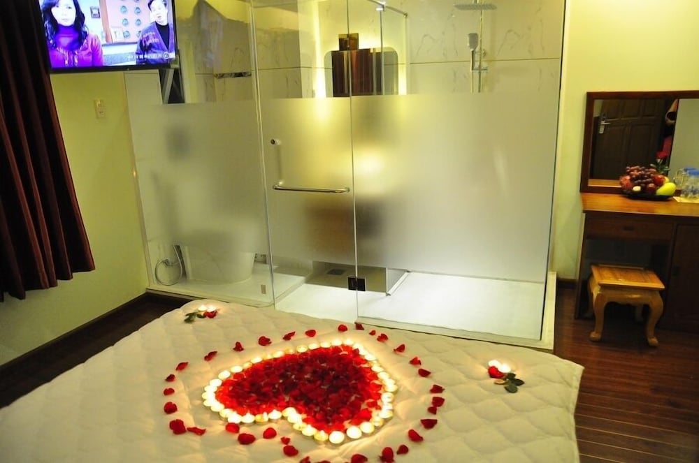 nam trung hotel