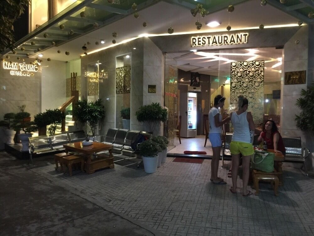 nam trung hotel