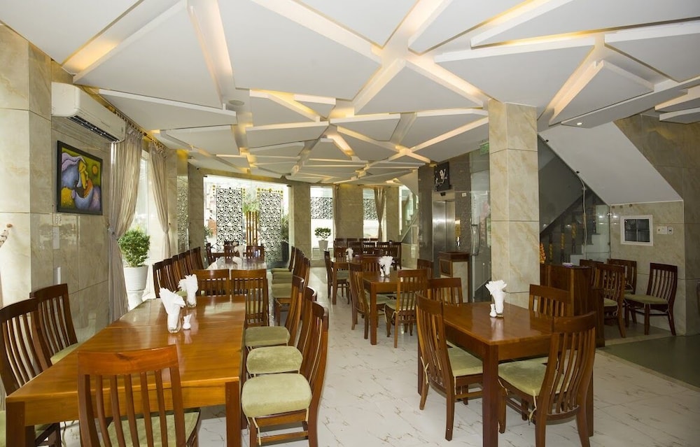 nam trung hotel