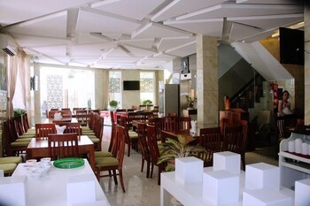 nam trung hotel