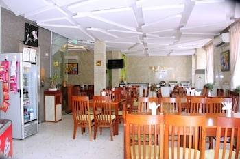 nam trung hotel