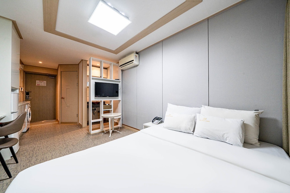 residence hotel line