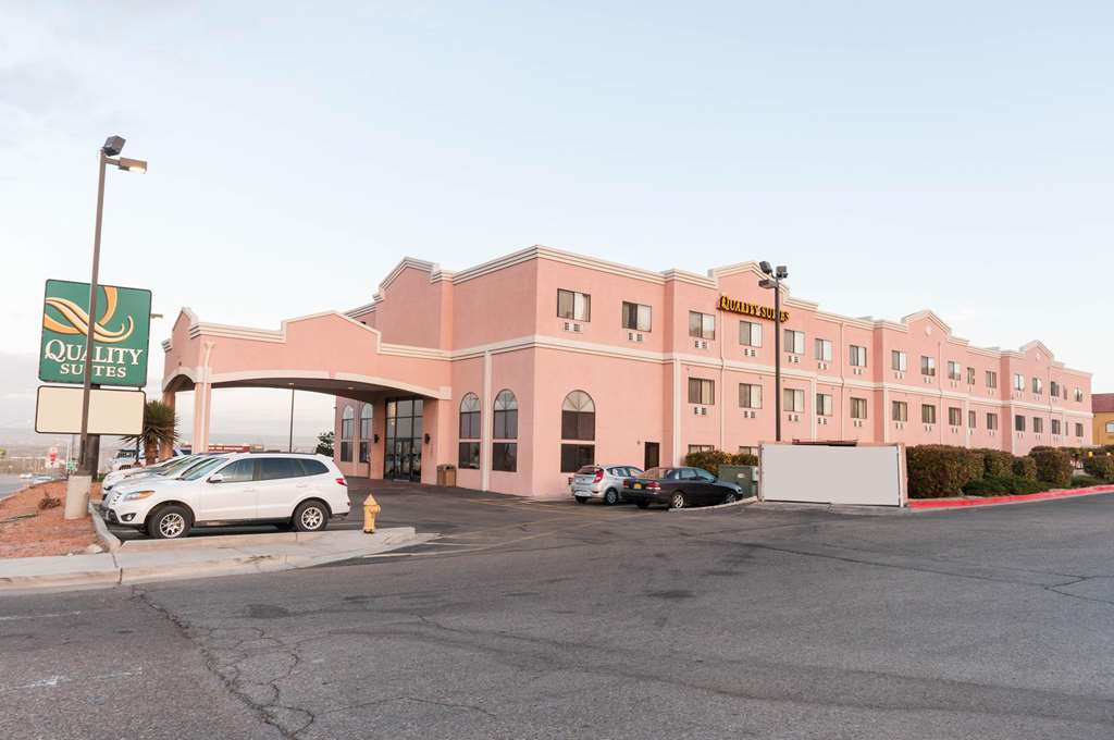 quality suites albuquerque airport