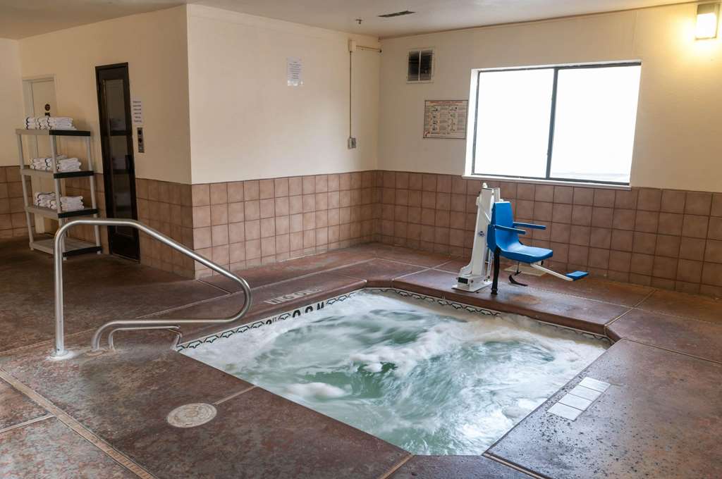 quality suites albuquerque airport