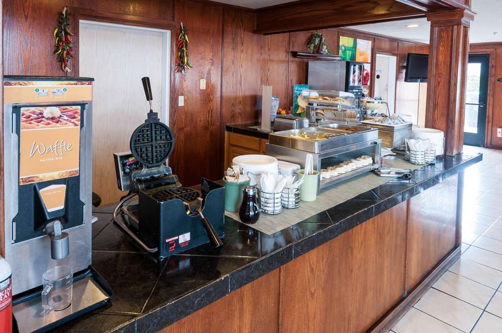 quality suites albuquerque airport