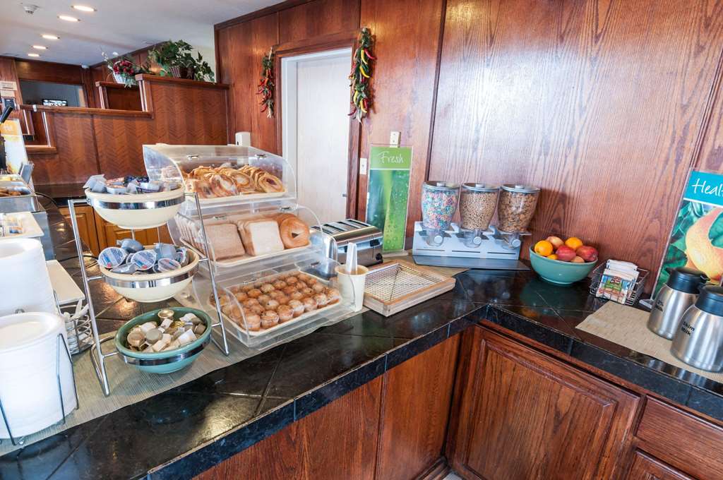 quality suites albuquerque airport