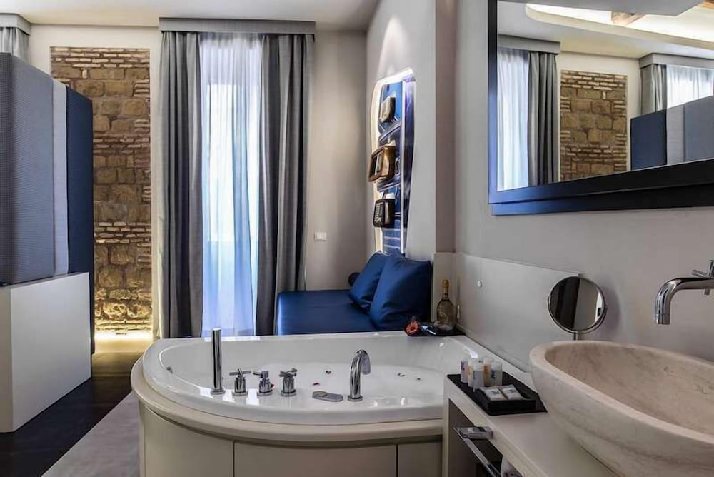 via veneto prestige rooms