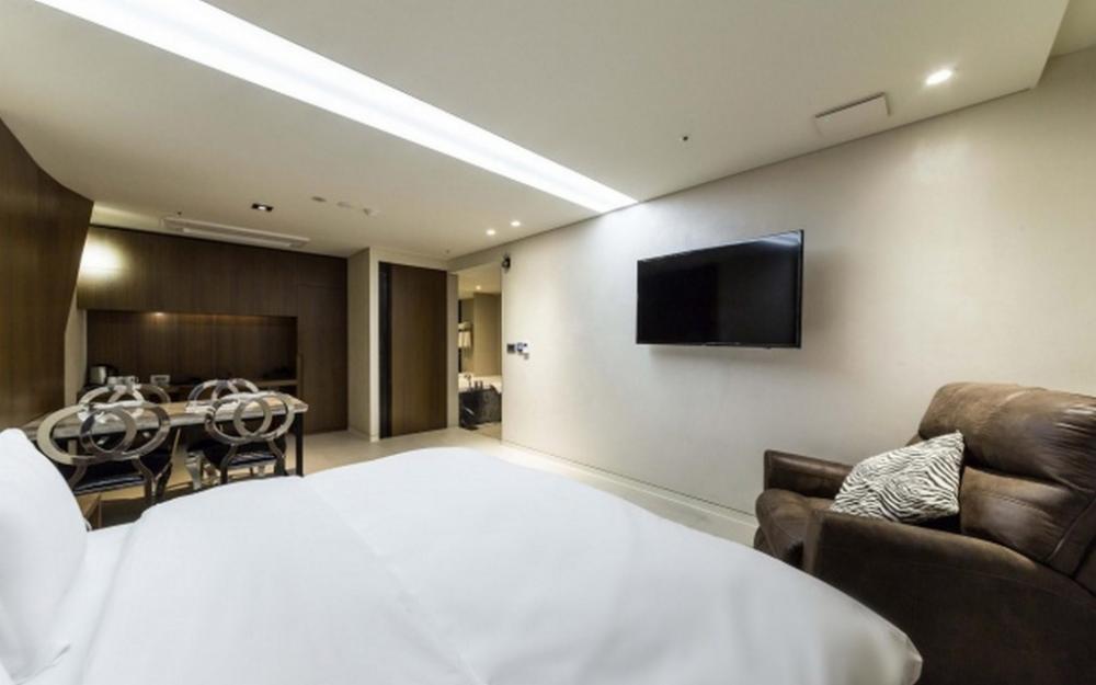 richwell hotel