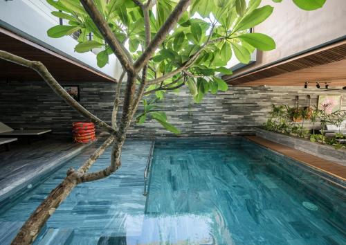 john boutique villa