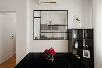 deluxe central apartment
