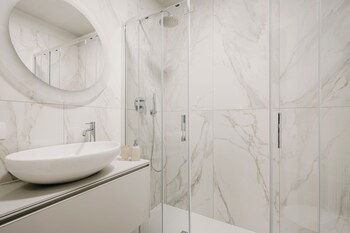 deluxe central apartment