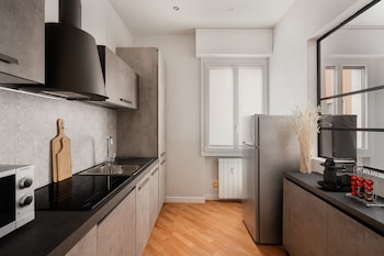 deluxe central apartment