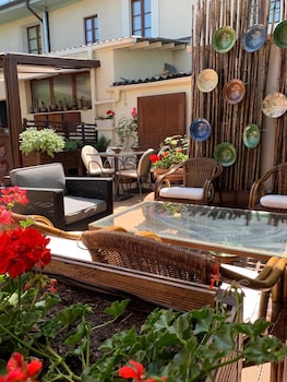 hotel restaurant kutchi