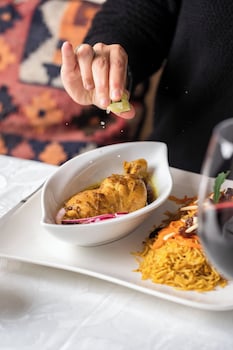 hotel restaurant kutchi