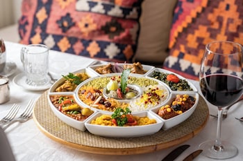 hotel restaurant kutchi