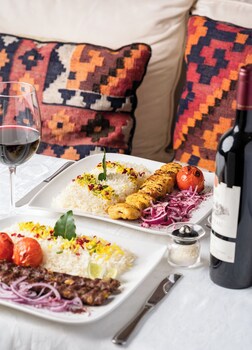 hotel restaurant kutchi