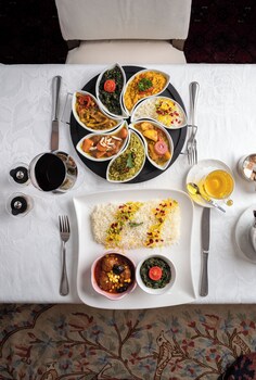 hotel restaurant kutchi