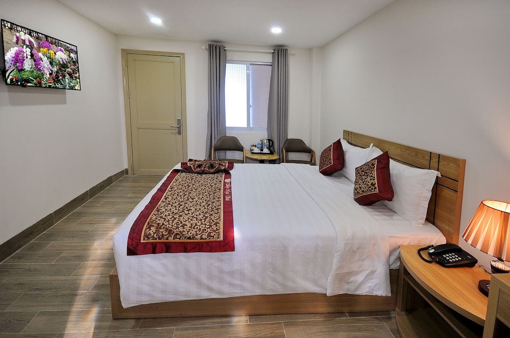 iridescent clouds hotel