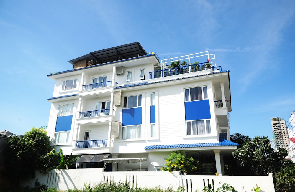 cavilla hotel and apartment