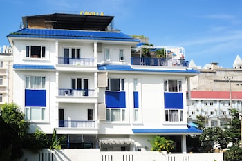 cavilla hotel and apartment