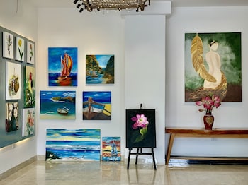 cavilla hotel and apartment