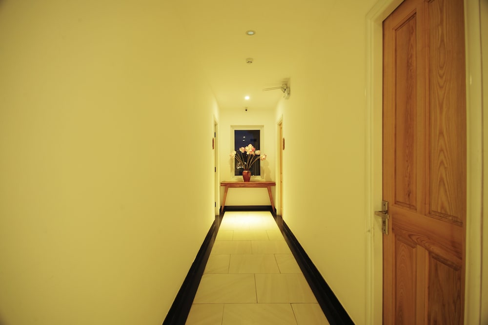 cavilla hotel and apartment