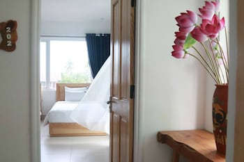 cavilla hotel and apartment