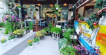 cavilla hotel and apartment